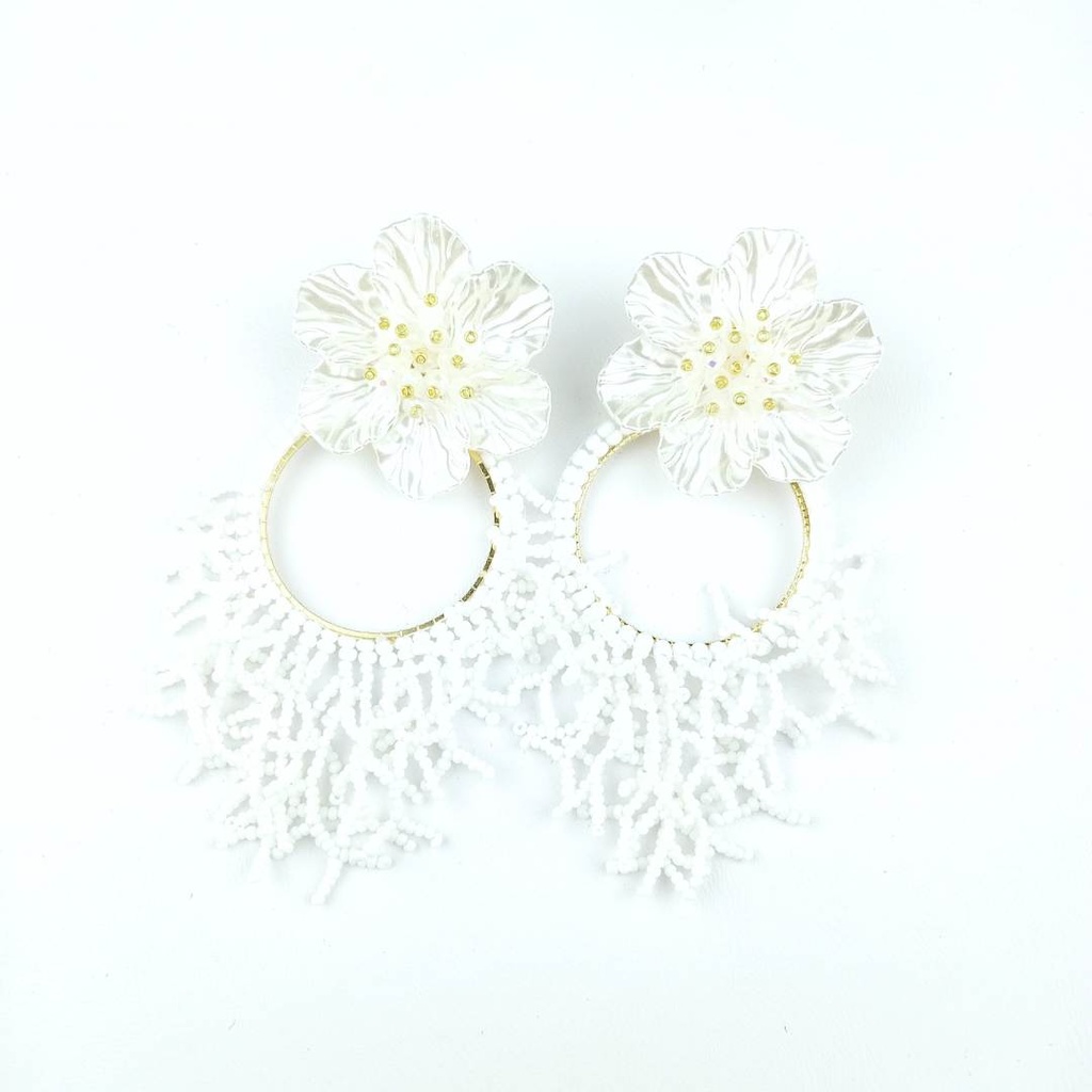 [ARCMLCRLBL] Aretes Camelia Coralina   (Blanco)
