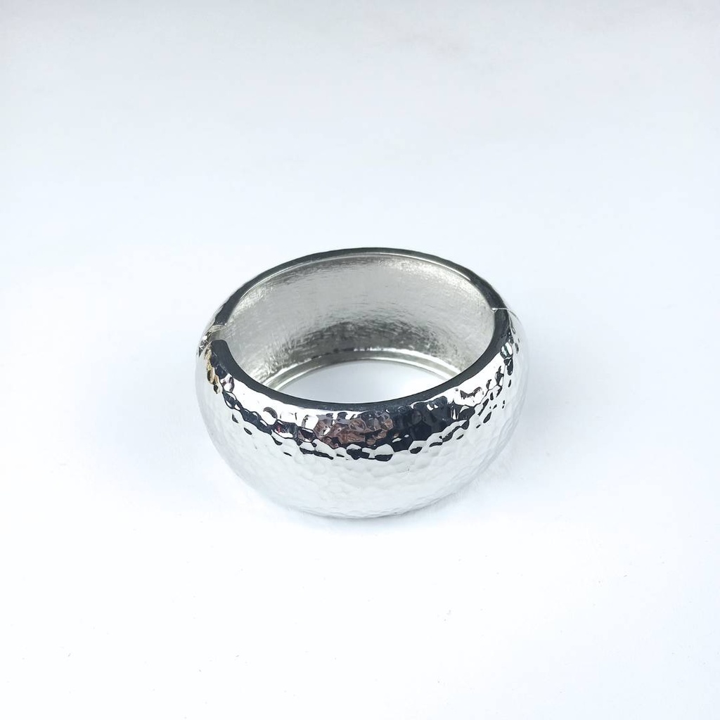 Brazalete Martelinado