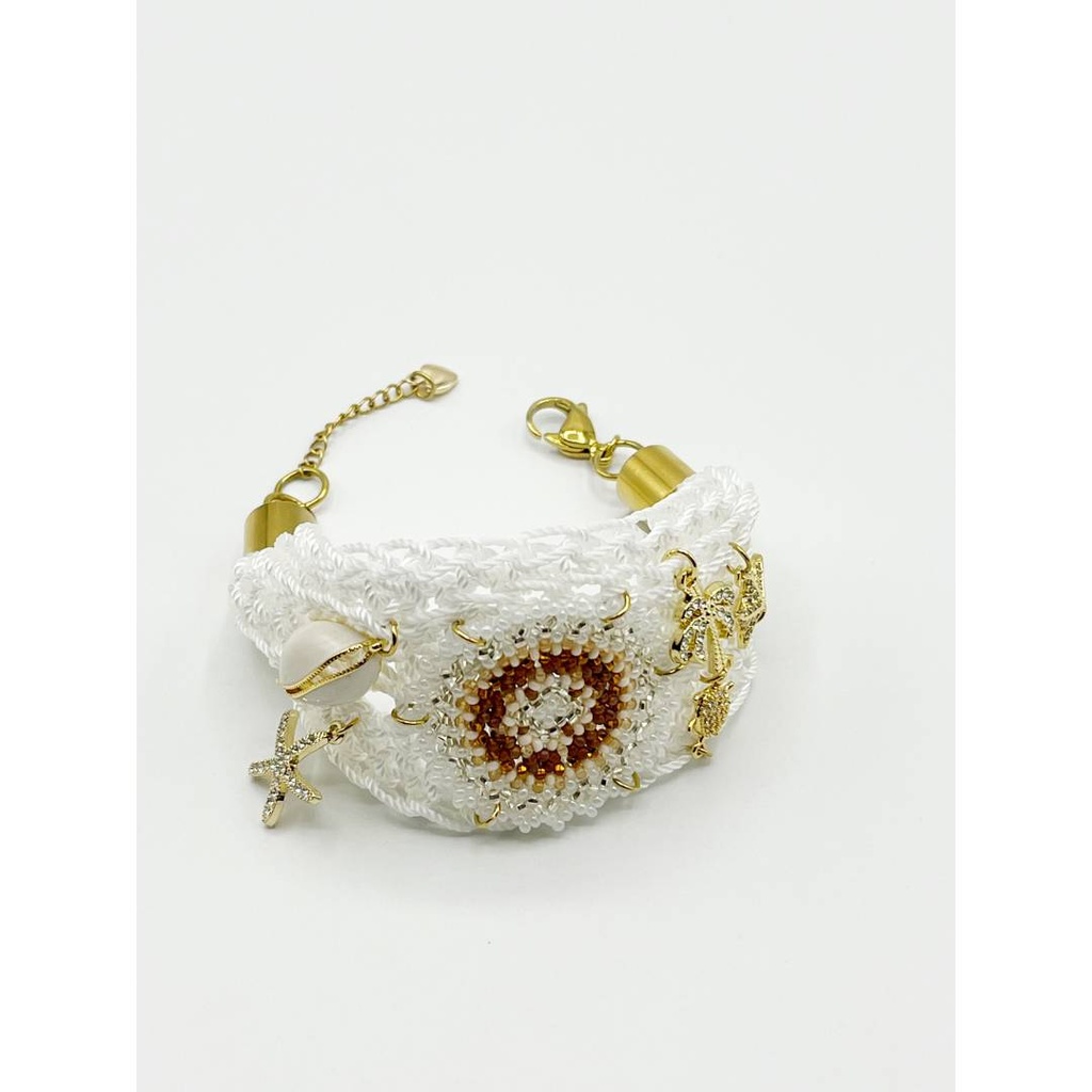 Brazalete tejido con Mandala 