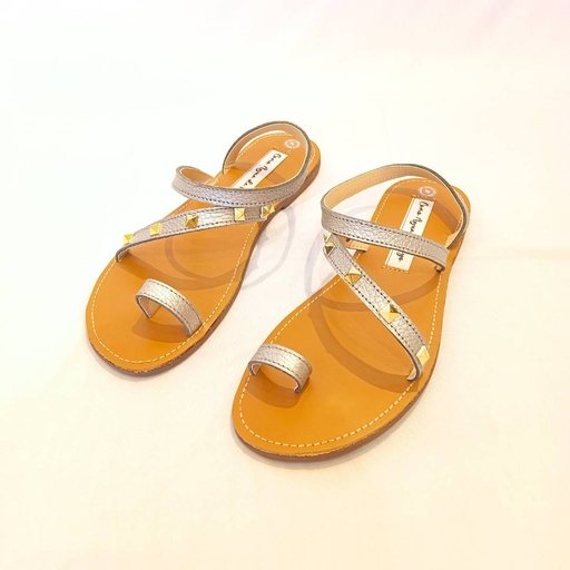 Sandalia Tachas